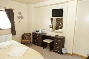 double bedroom with en suite